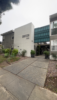 Desirable apartment in Whittier! – photo 1