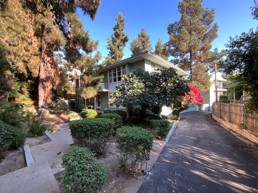 Charming One Bedroom Apartment in Prime South Pasadena Location