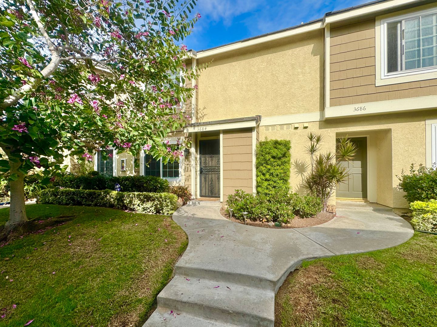 San Diego Townhome: 3684 Caminito Carmel Landing