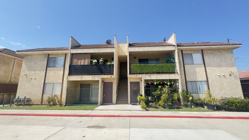 MOVE IN SPECIAL! $500 OFF FIRST MONTH RENT! 2 Bed 2 Bath apartment near South Hills Shopping Center