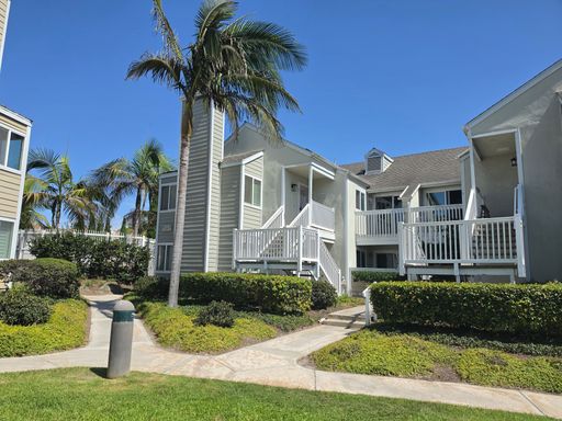 Beautiful 2-bedroom, 2-bath condominium located in Dana Point