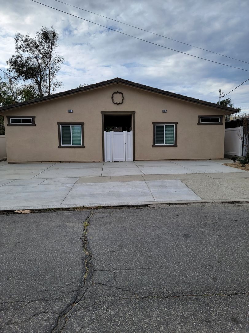 Fontana Apartment: 9388 Olive Street