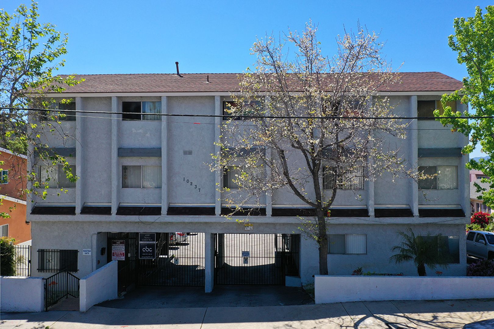 Tujunga Apartment: 10237 Tujunga Canyon Blvd
