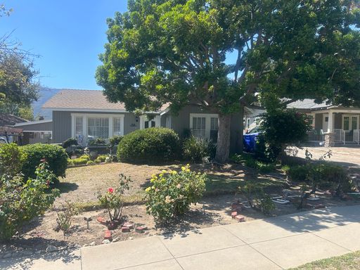 SINGLE FAMILY HOME AVAILABLE NOW IN MONTROSE!!