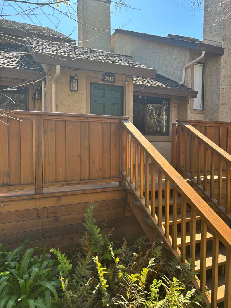 Aptos Townhome: 2917 Crocker Court