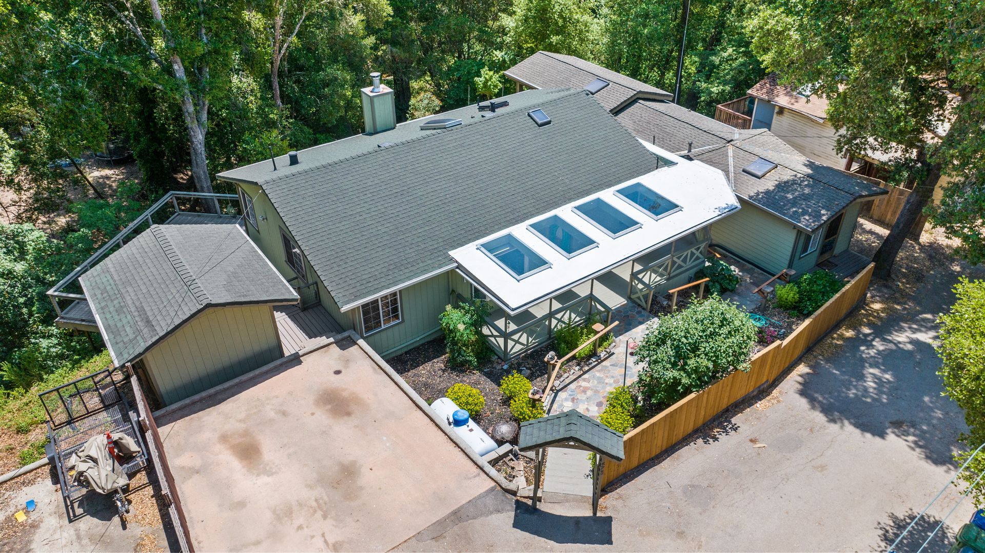 Boulder Creek Multiplex: 475 River View Drive