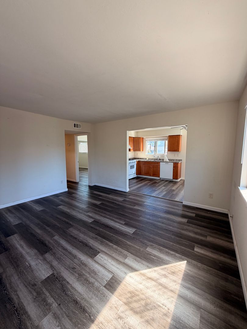 Santa Cruz Apartment: 985 30th Ave