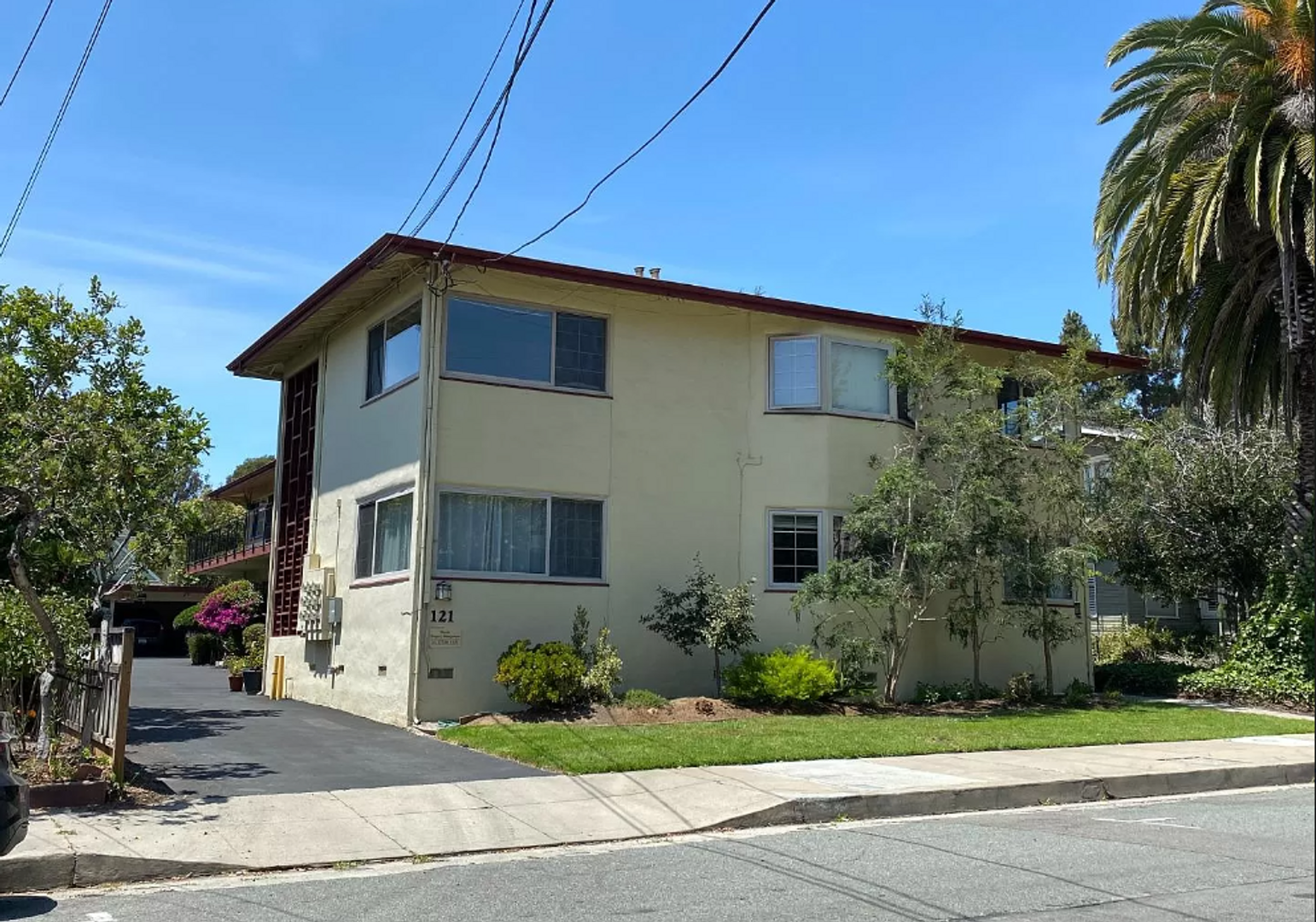 Santa Cruz Apartment: 121 Sylvar Street