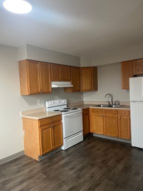 Renovated 2 Bedroom 1 Bath Apartment Home – photo 1