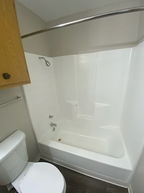 Spacious One Bedroom One Bath With Washer and Dryer Connections! – photo 1