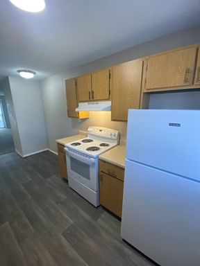 Spacious Two Bedroom Two Bath With Washer and Dryer Connections! – photo 1