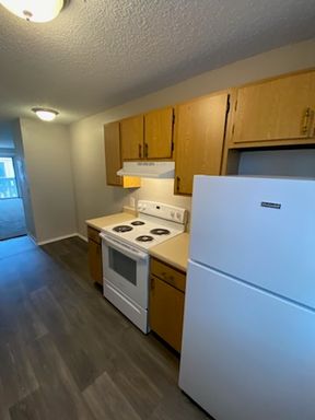 Spacious Two Bedroom Two Bath With Washer and Dryer Connections! – photo 1