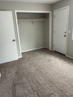 Renovated 2 Bedroom 1 Bath Apartment Home – photo 1