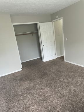 Renovated 2 Bedroom 1 Bath Apartment Home – photo 1