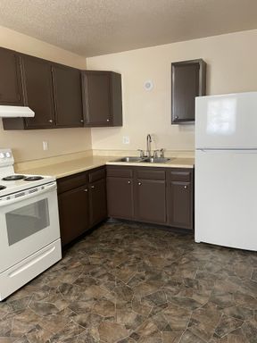Spacious 2 Bedroom 1 Bath Apartment Home – photo 1