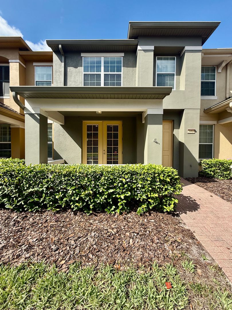 Windermere House: 12722 Salomon Cove Dr