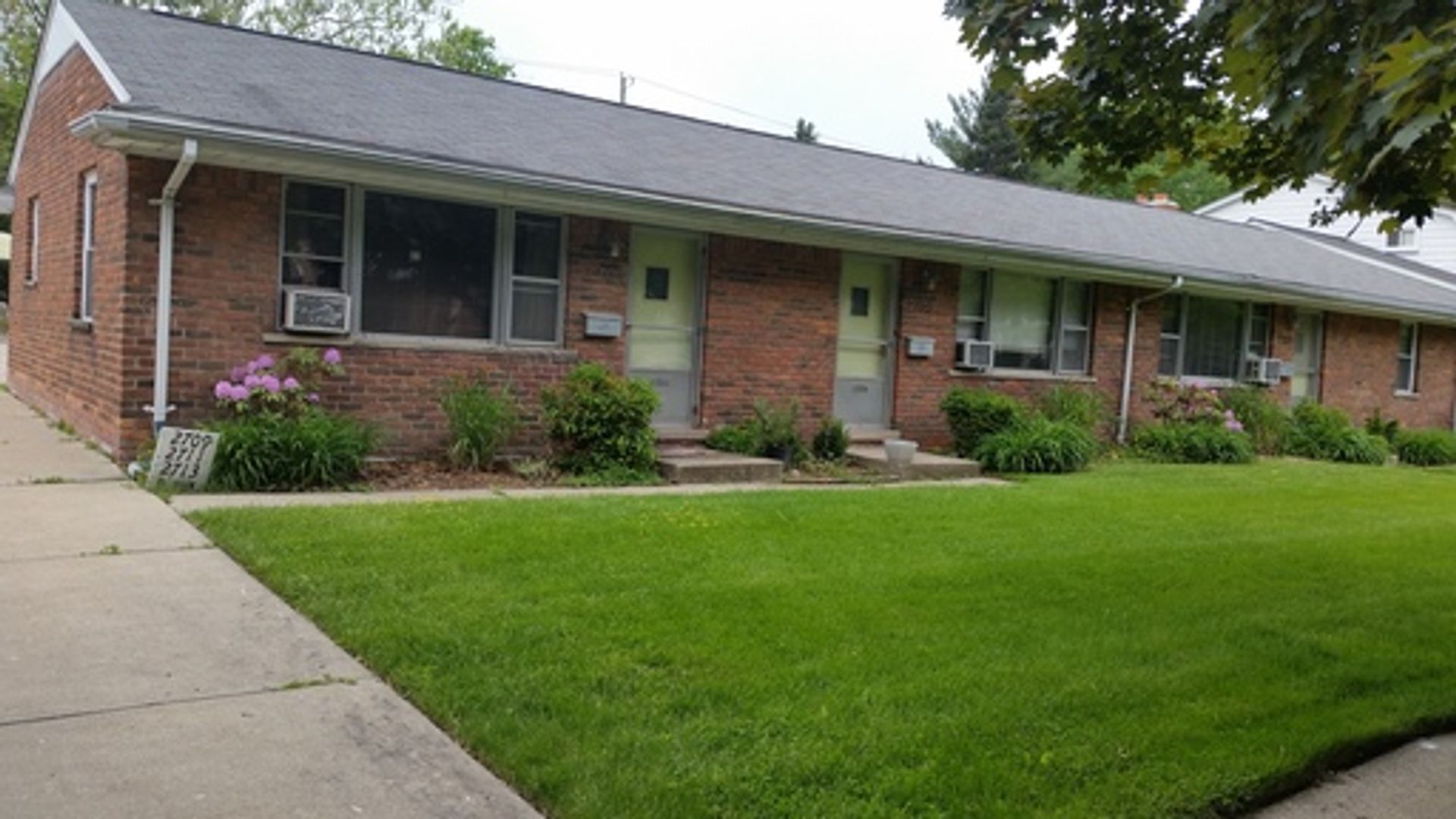 Royal Oak Apartment: 2701 Galpin Ave