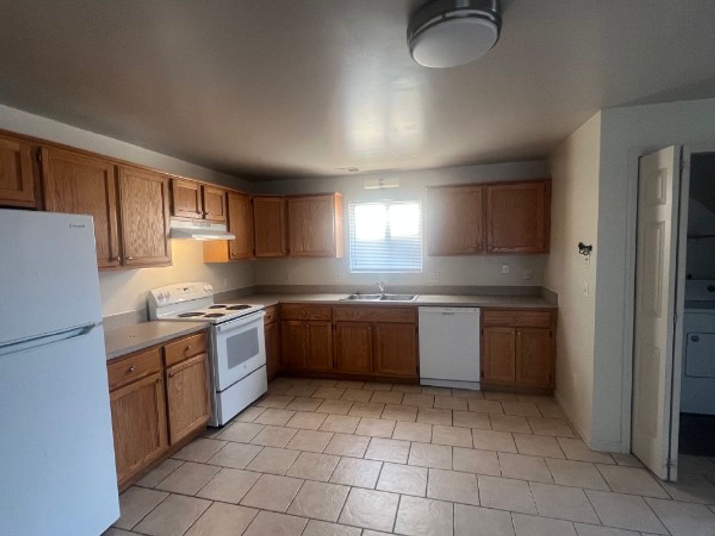 Roseville Apartment: 16551-16579 E 12 Mile Rd