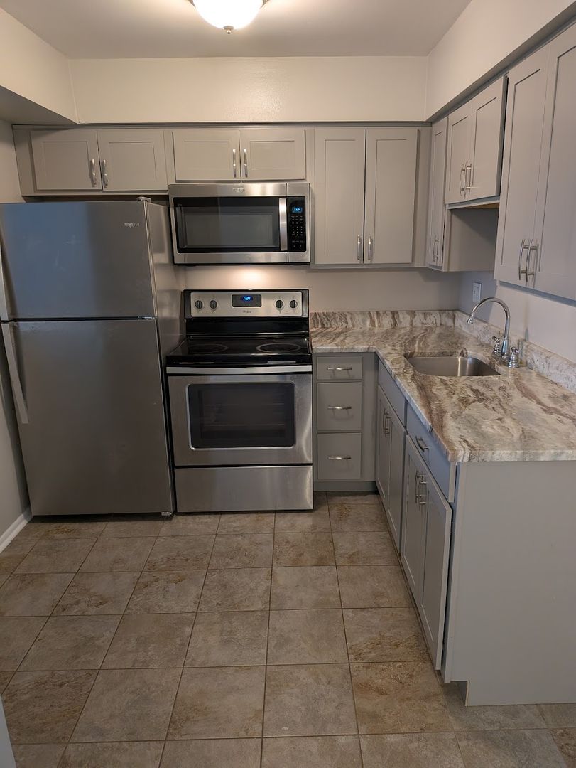 Royal Oak Apartment: 1125 N Sherman