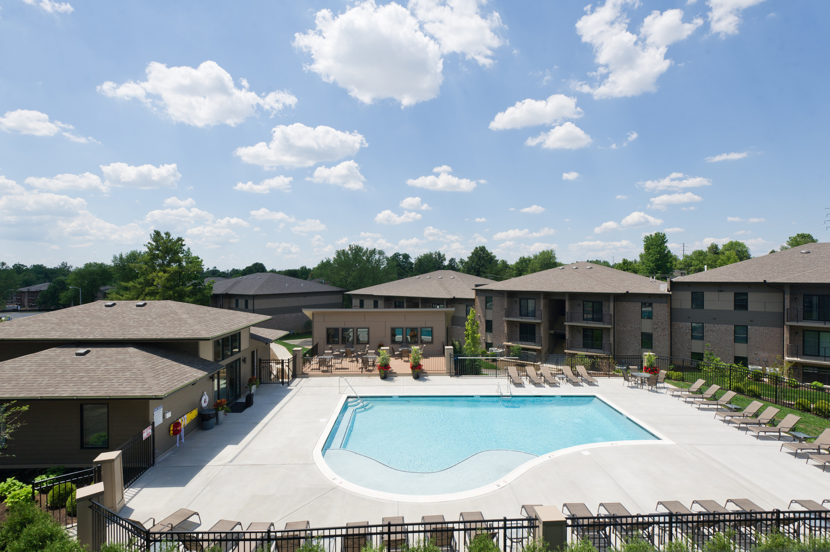 Lexington Apartment: 495 Laketower Drive