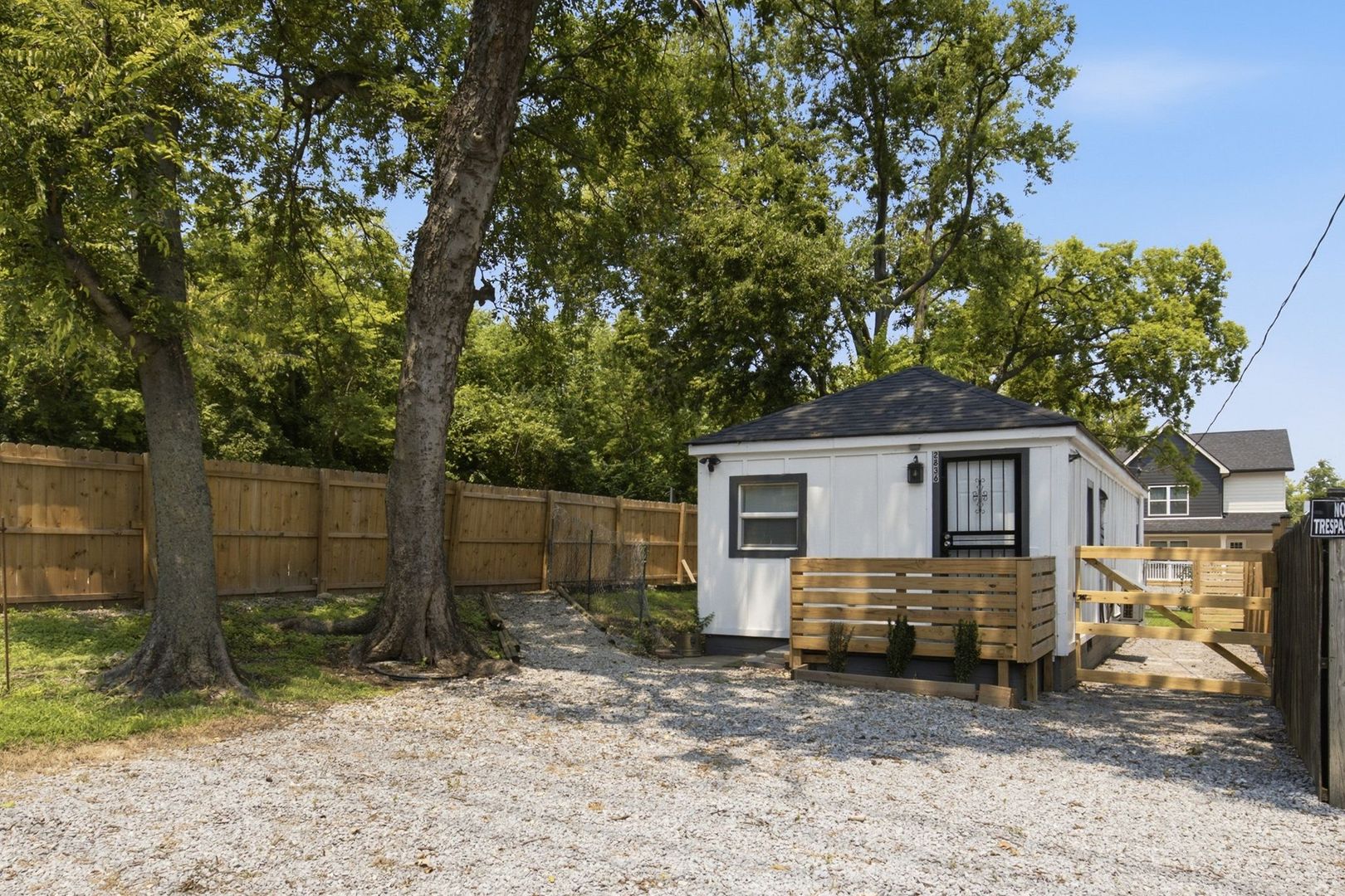 Nashville House: 2336 Clifton Ave