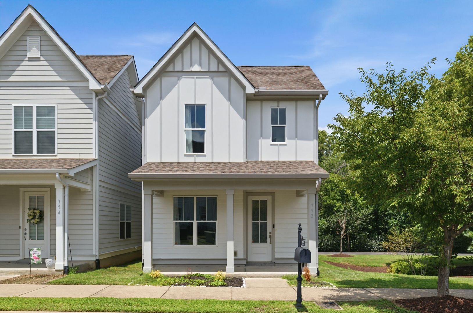 Nashville House: 752 Cottage Park Drive