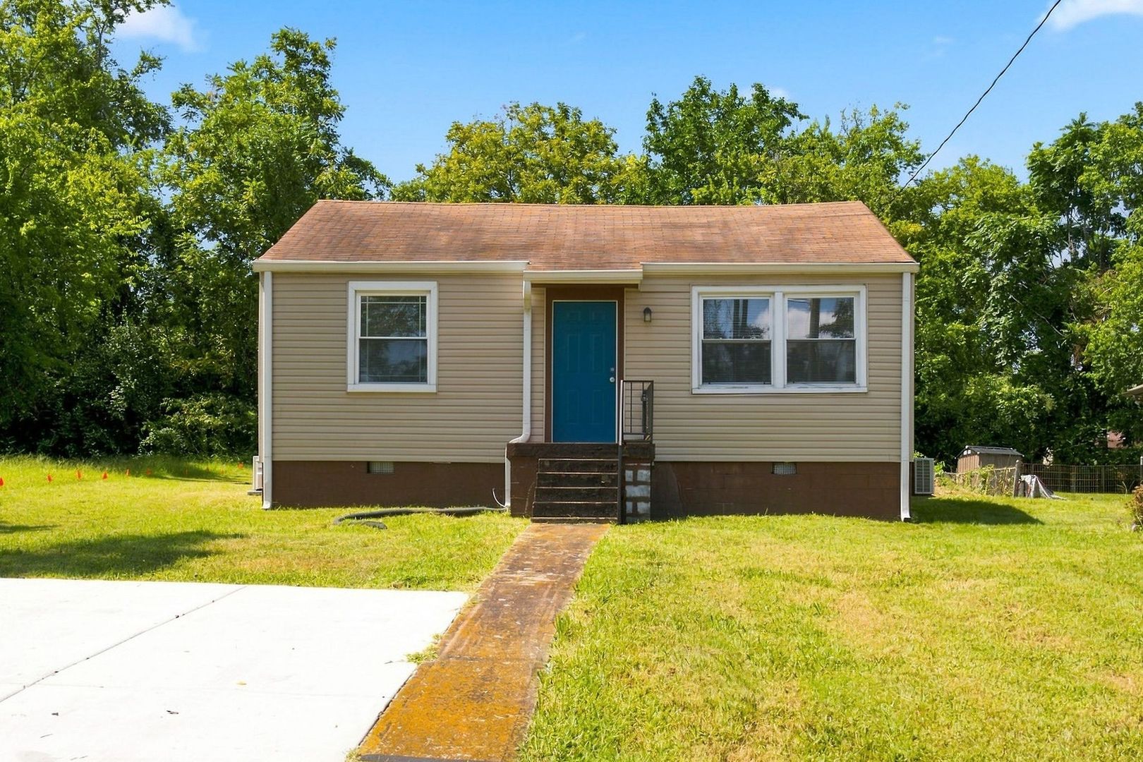 Nashville House: 909 42nd Ave North