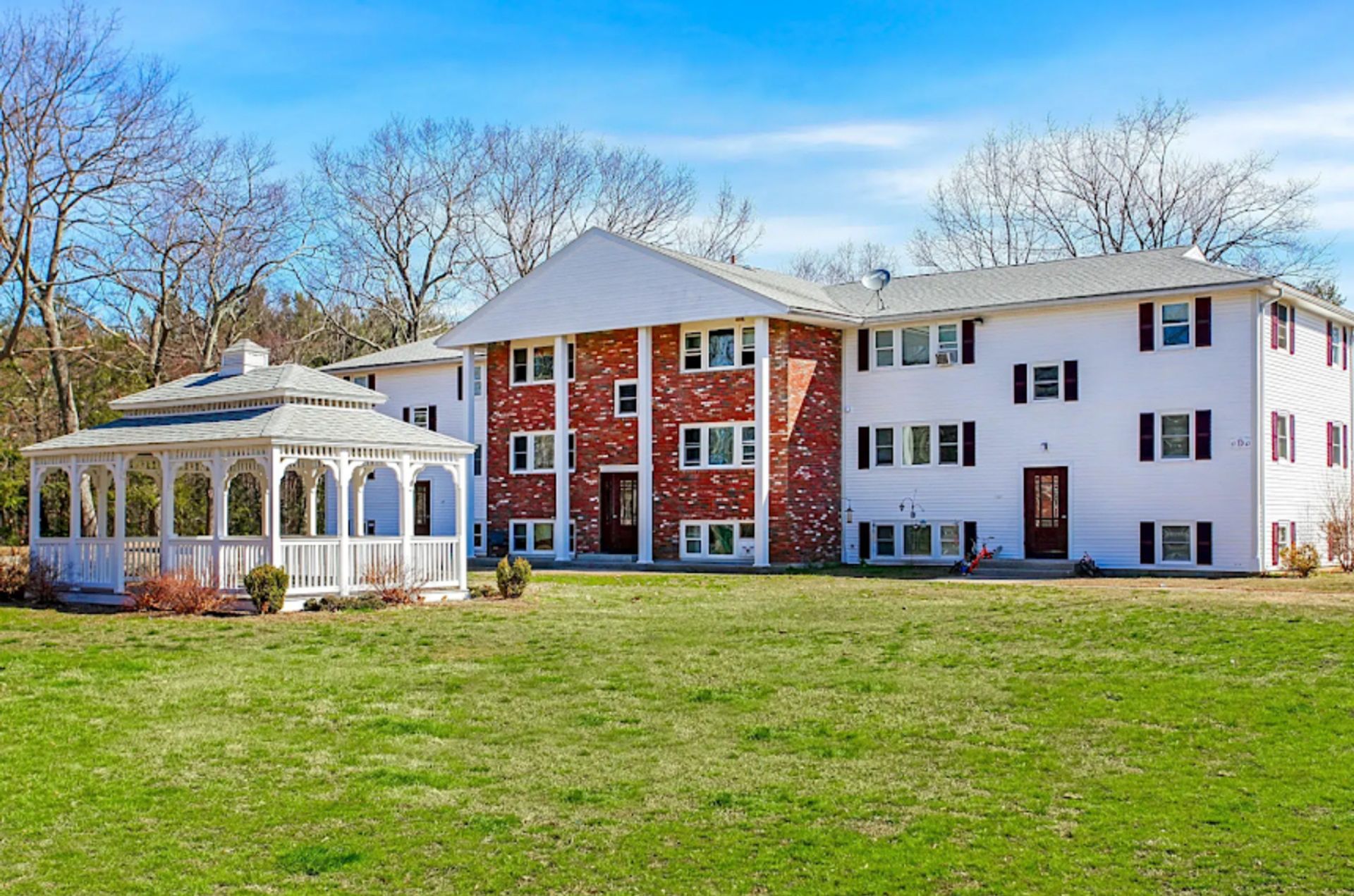 Three Rivers Apartment: 48 Off Lariviere Avenue