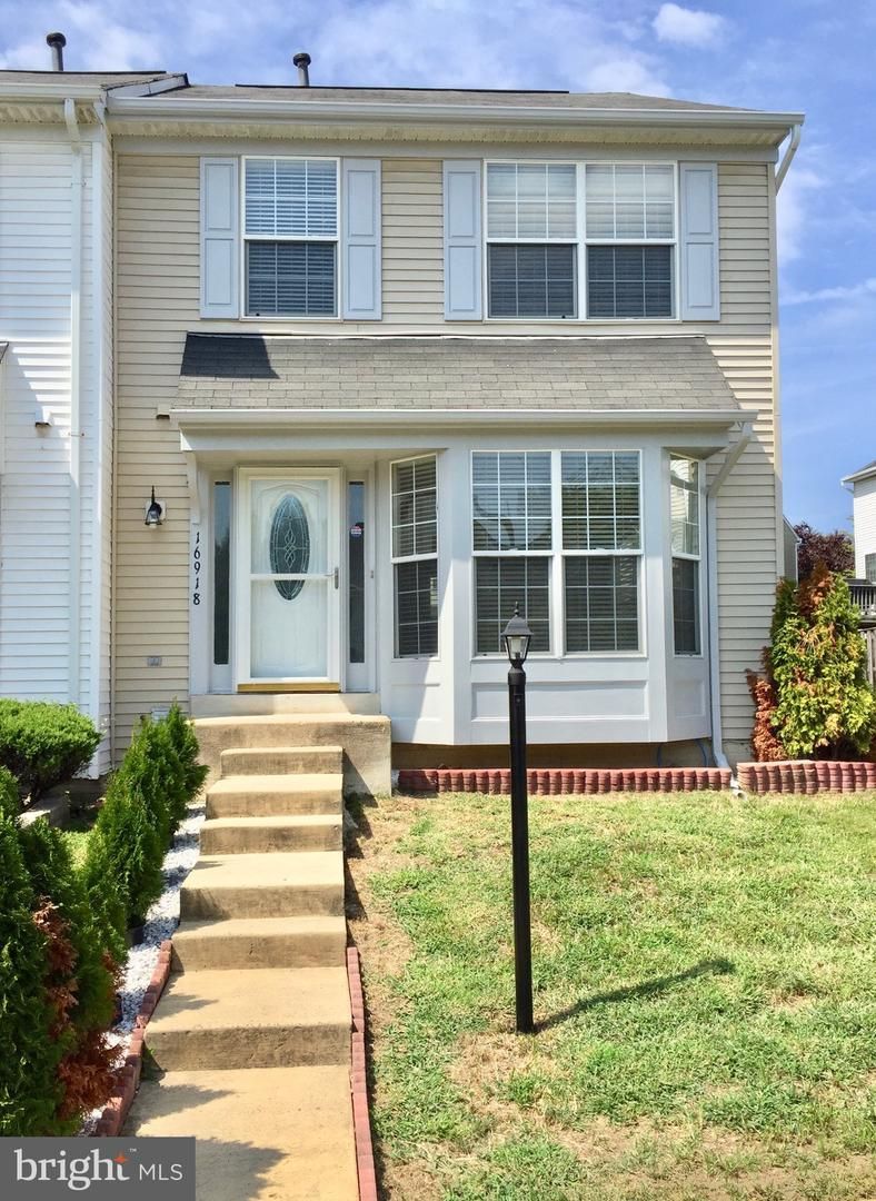 Dumfries Townhome: 16918 Toms River Loop
