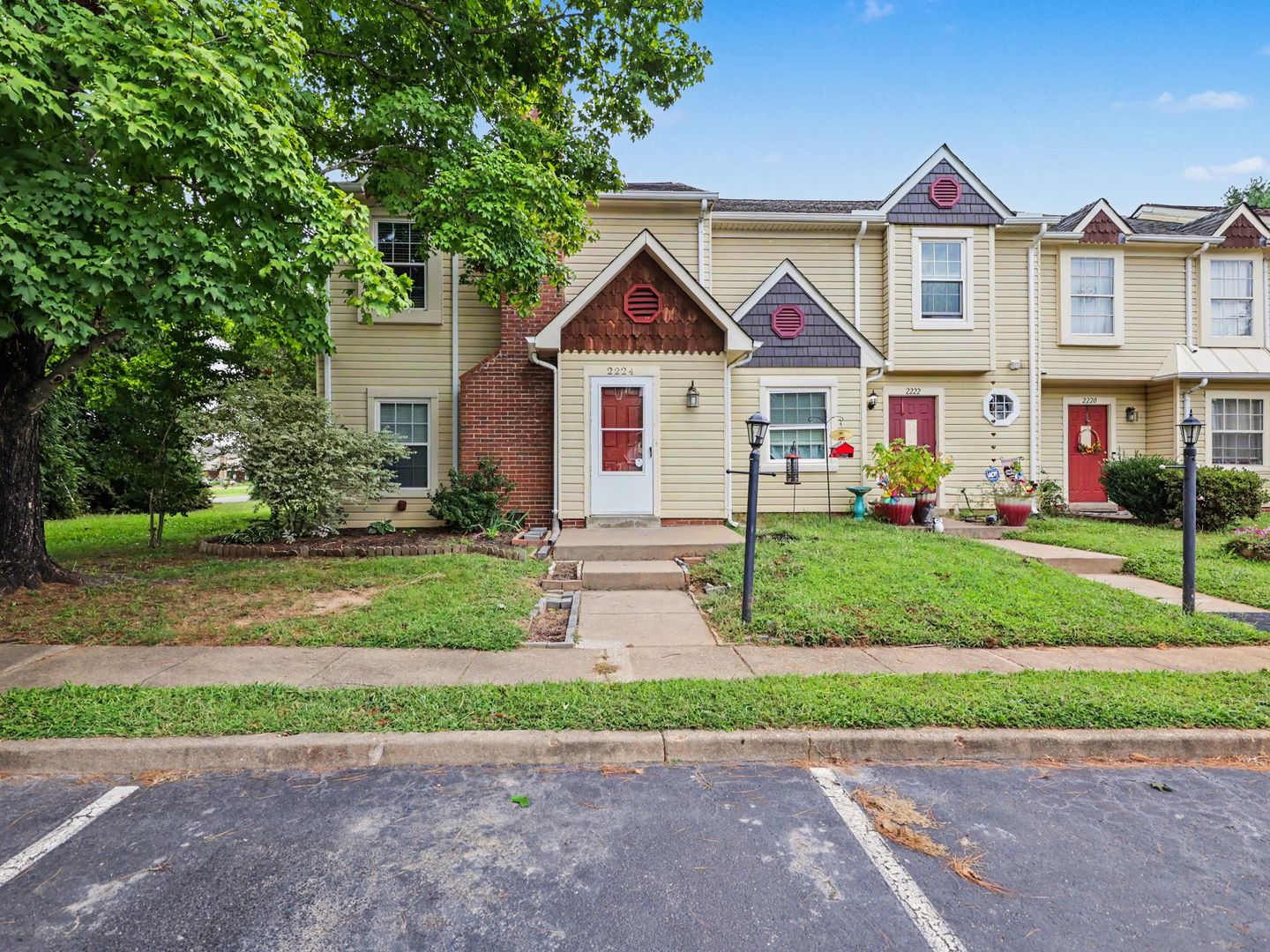 Fredericksburg Townhome: 2224 Hamway Dr