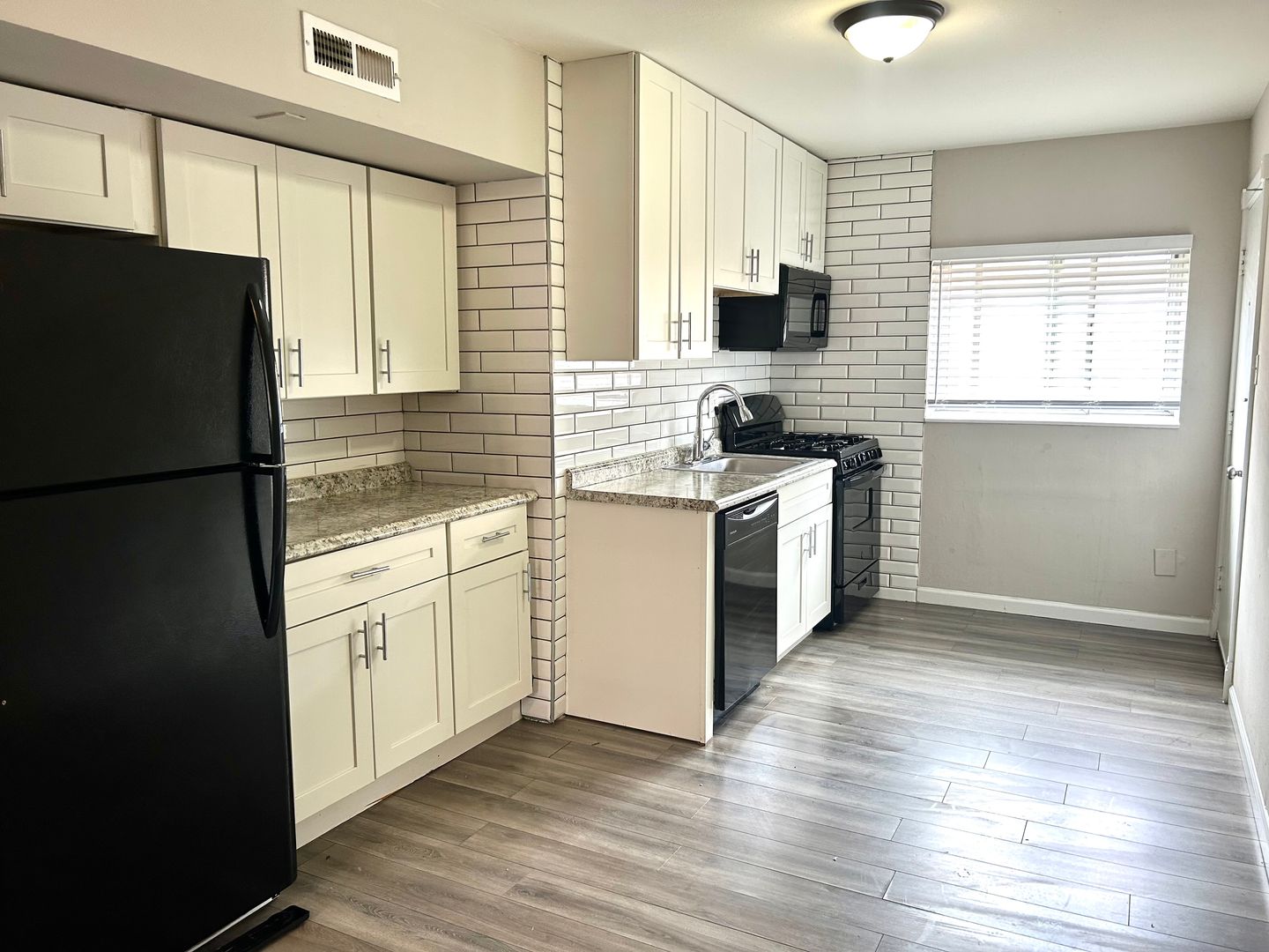 9008 Laclede Station Rd, Apt B, St. Louis, MO 63123