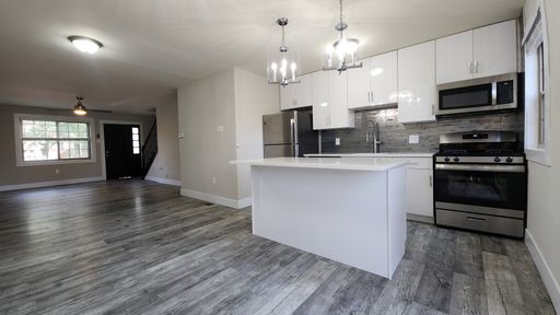 Upgraded Townhome***Privacy Fenced Patio***Reserved Parking***Kirkwood
