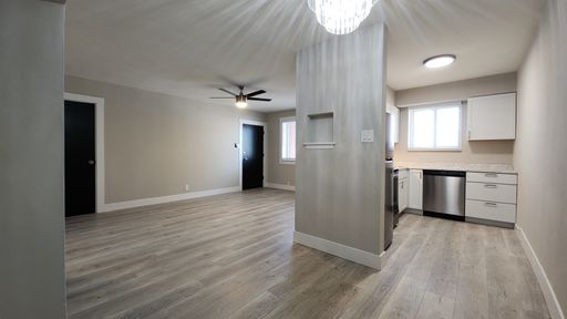 *** Webster Groves *** Two Bedroom, One Bath | Upper Floor | In Unit Washer and Dryer