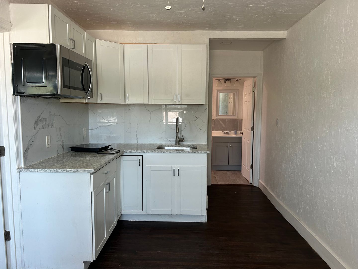 Nokomis Apartment: 401 Colonia Ln, E.