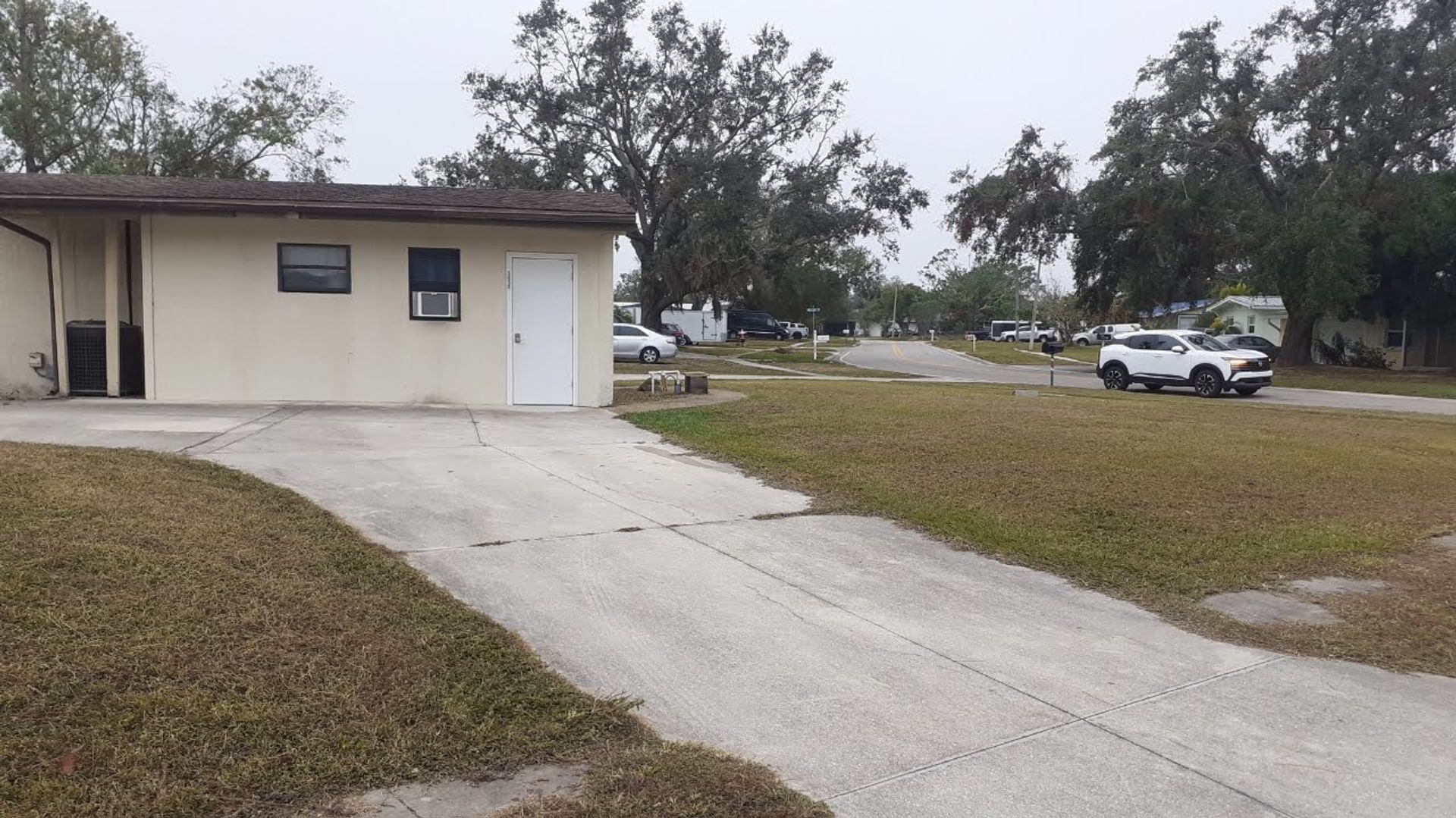 Sarasota Apartment: 3635 Lalani Blvd, Unit B