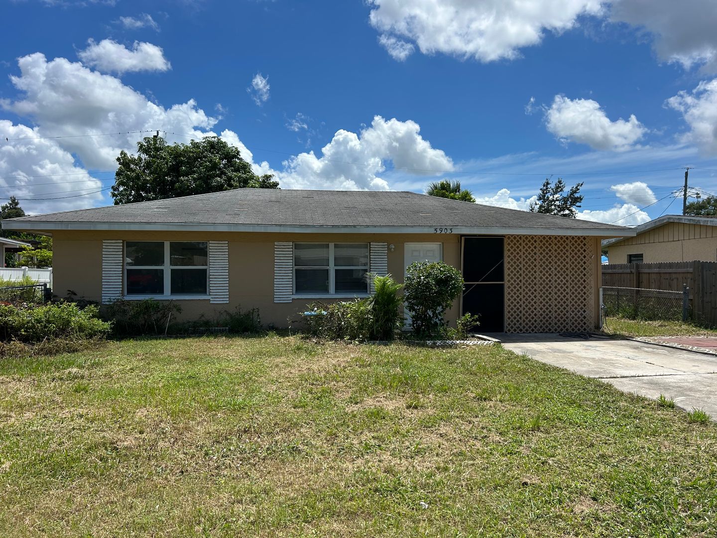 Sarasota House: 5903 Richard Pl
