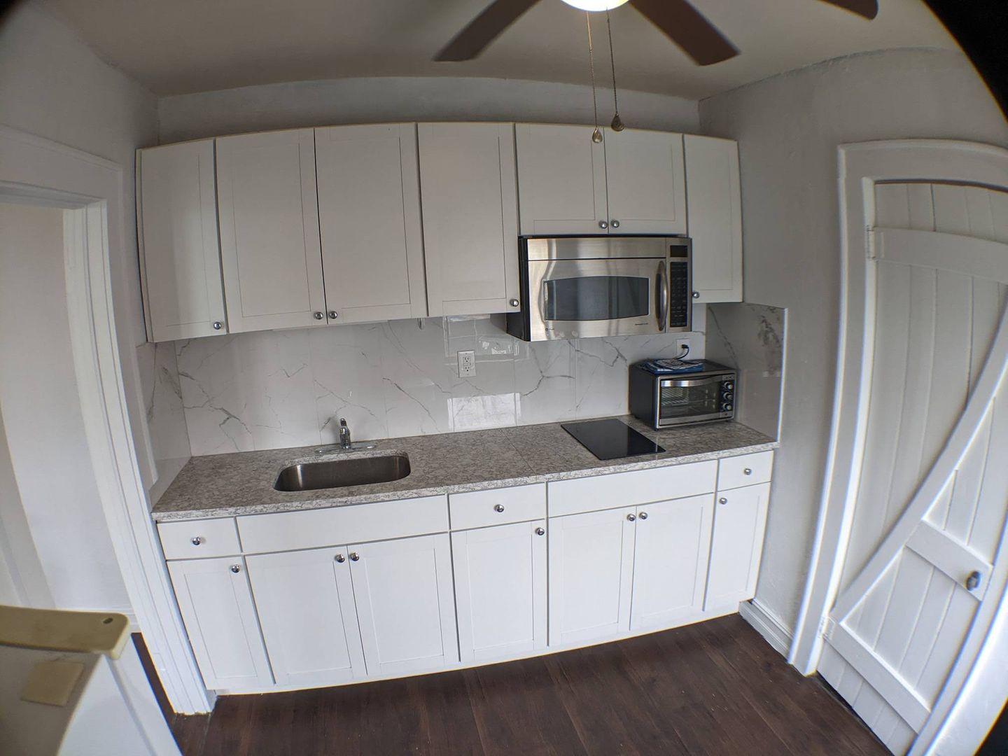 Nokomis Apartment: 401 Colonia Ln, E.