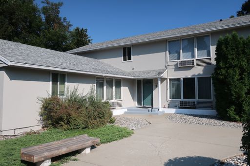 Upstairs 2 Bedroom Park Circle Apartment – photo 1