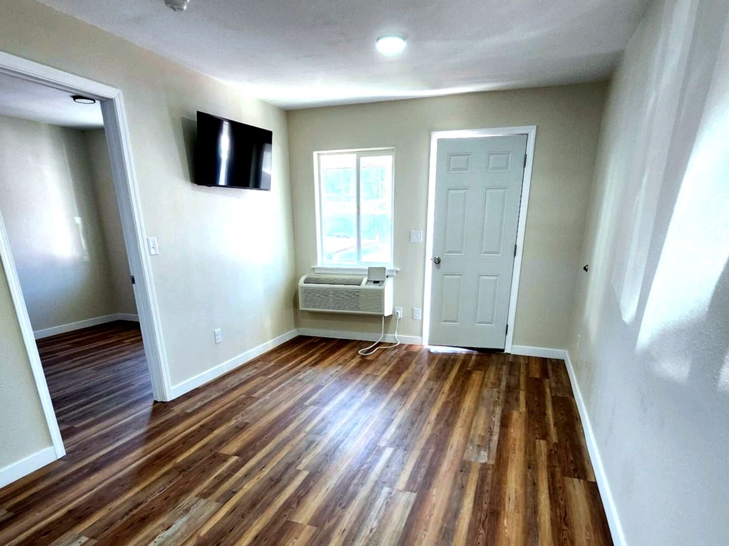 Kamiah Apartment: 1004 3rd St.