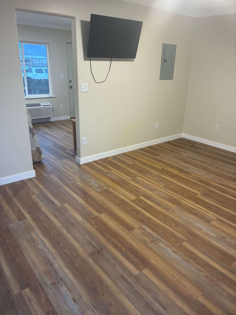 Orofino Apartment: 10560 Hwy. 12