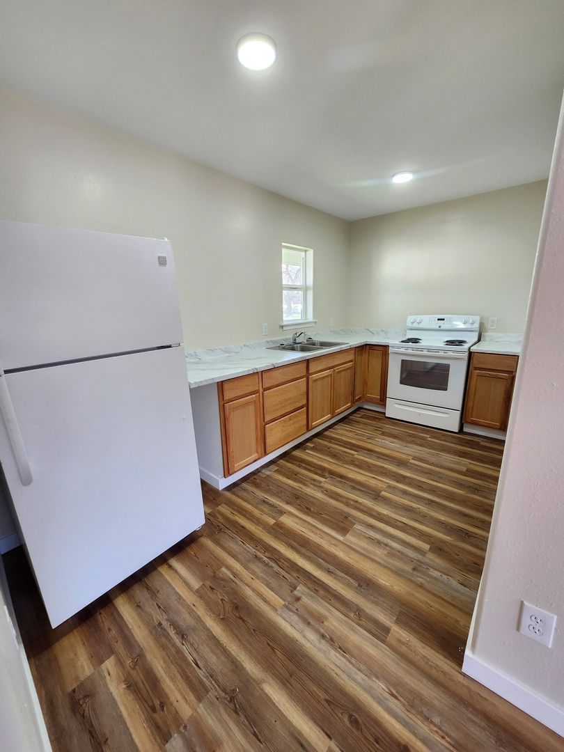 Kamiah Apartment: 1004 3rd St.