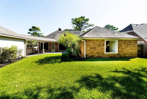 Rare one-story home in prestigious Bay Forest, zoned to top-rated CCISD schools! – photo 1