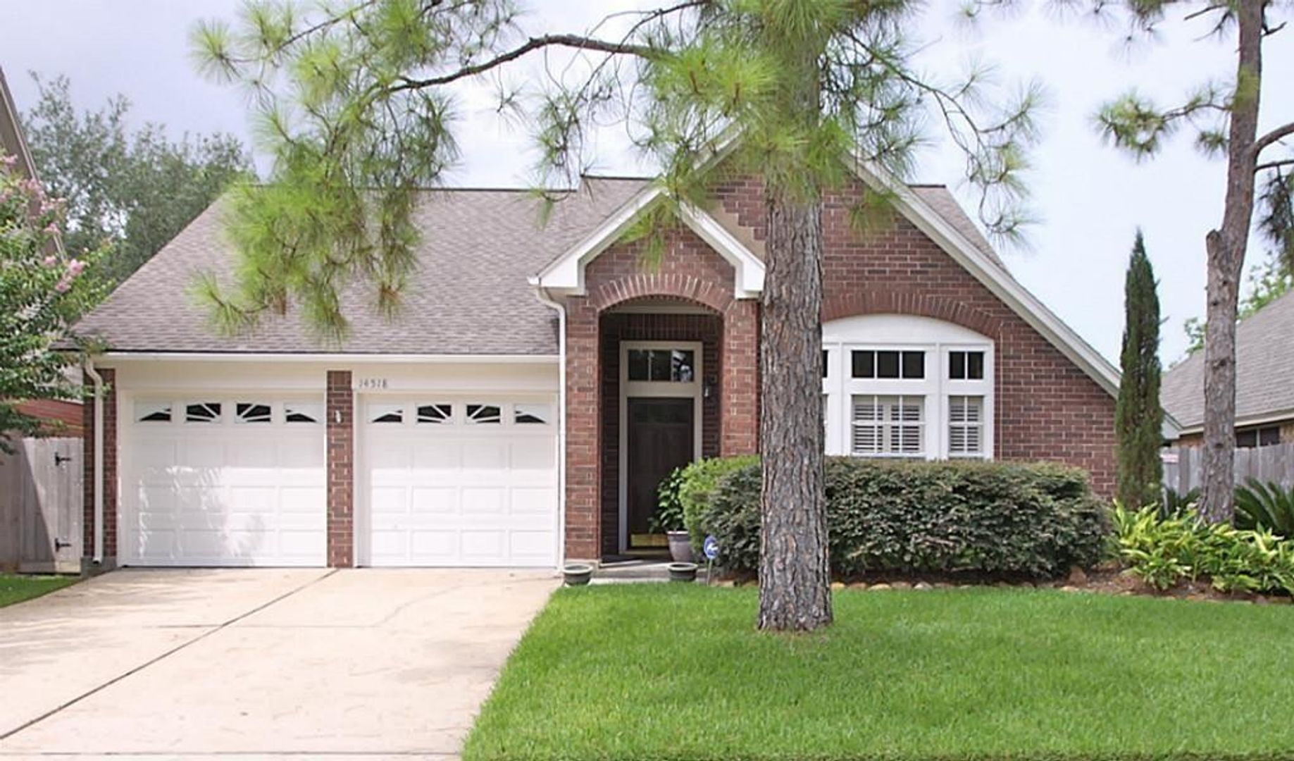 Houston House: 14518 Fair Knoll Way