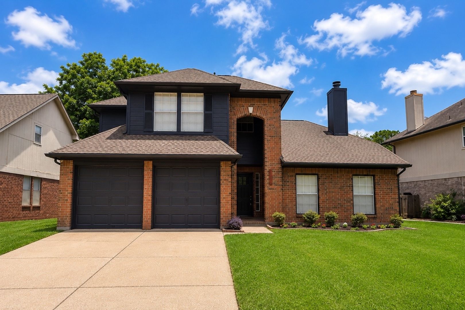 Houston House: 14403 Little Willow Walk
