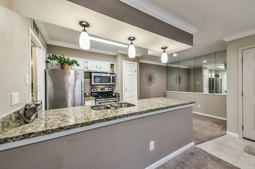 One BR Condo Near Clear Lake