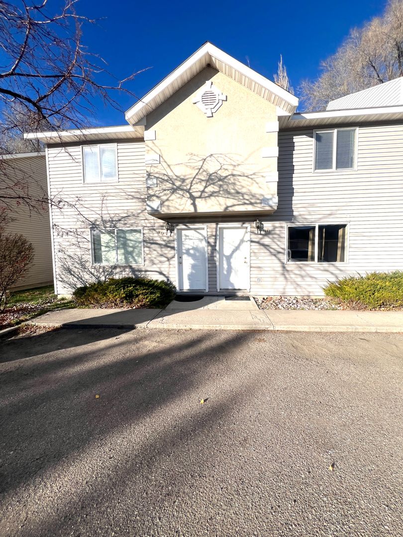 Pocatello Apartment: 1860 S 2nd Units 9 - 12