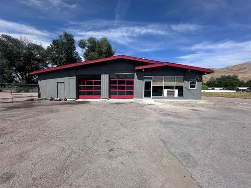 Versatile Commercial Property with 2-Bay Garage & Office — Perfect for a Mechanic Shop or Workshop! – photo 1