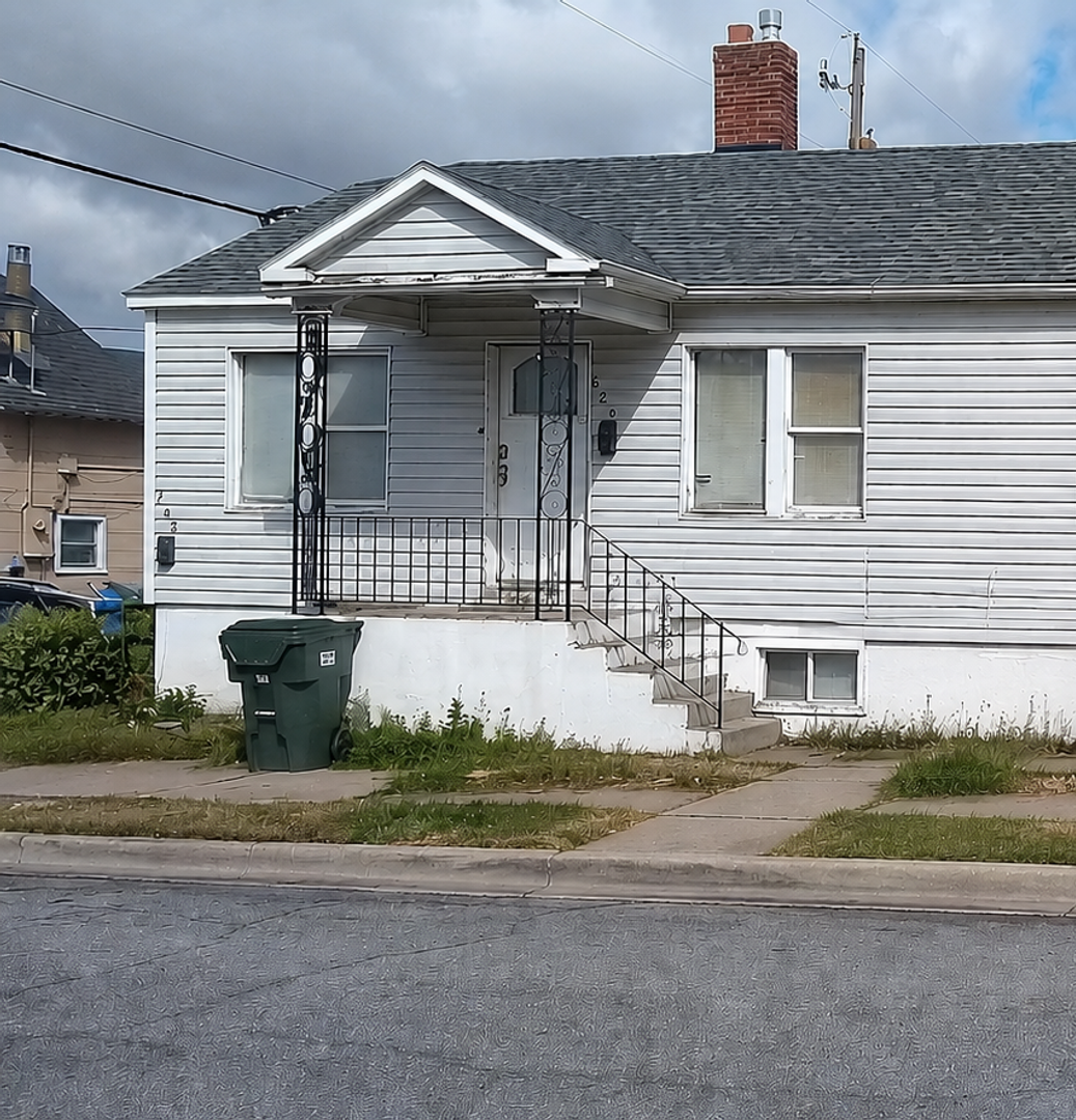 Pocatello Apartment: 618-624 W Wyeth