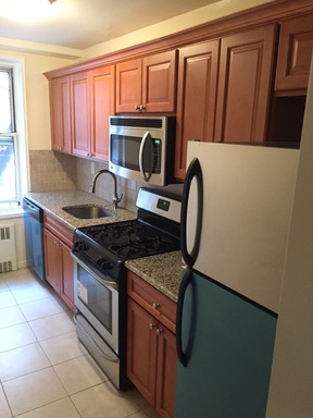 65-62 SAUNDERS STREET - 5E