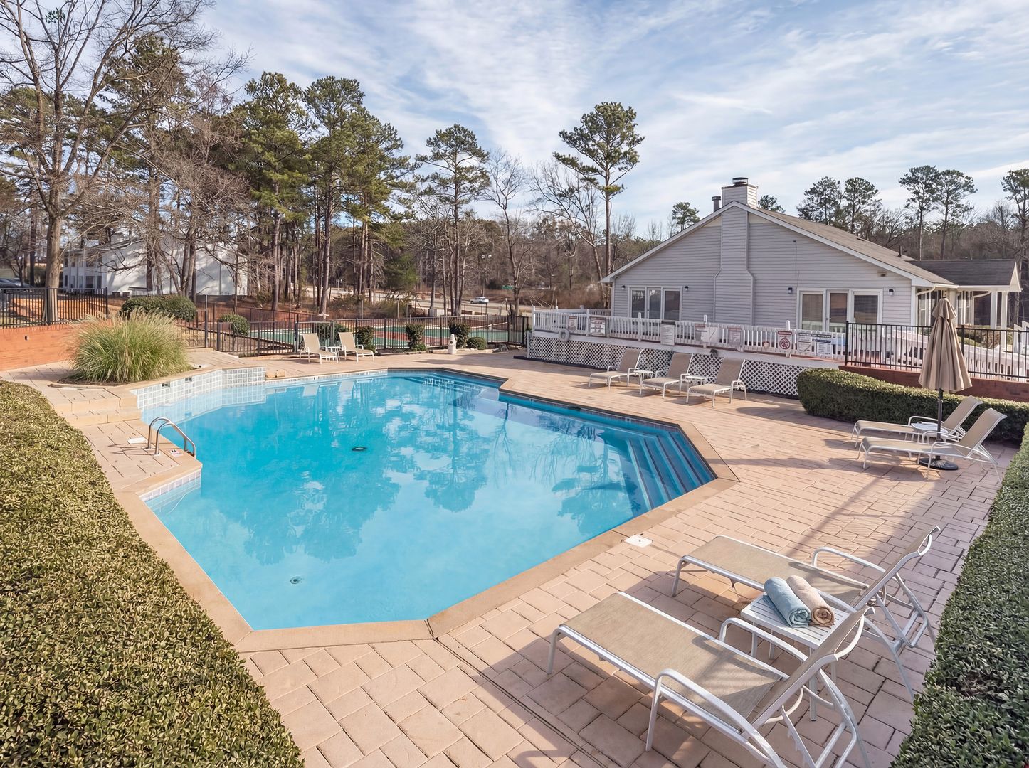 Riverdale Apartment: 100 Chase Ridge Dr